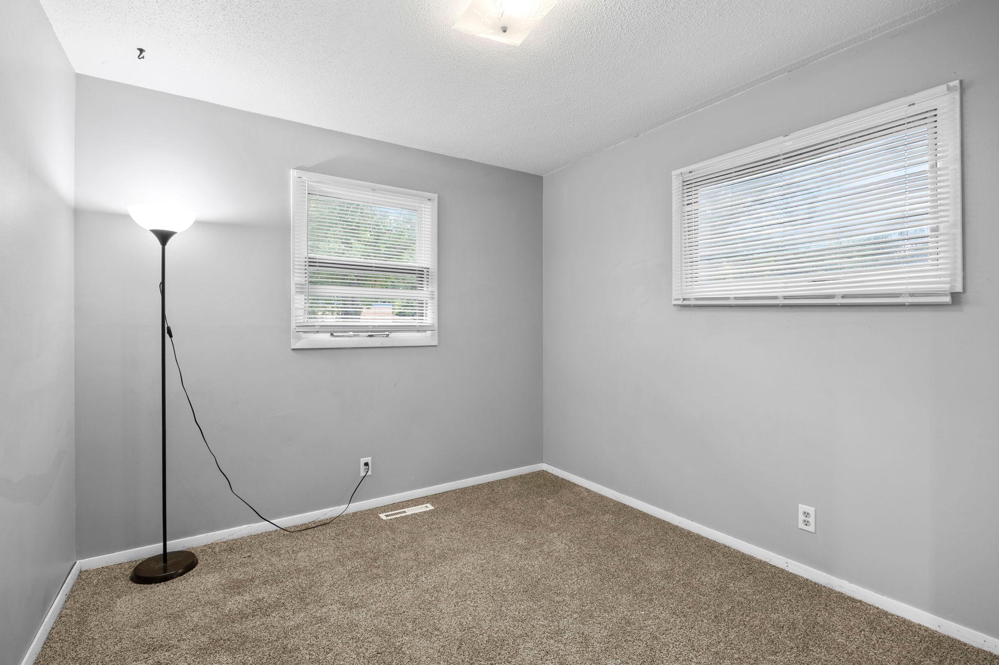 47-web-or-mls-90 10th St-94.jpg
