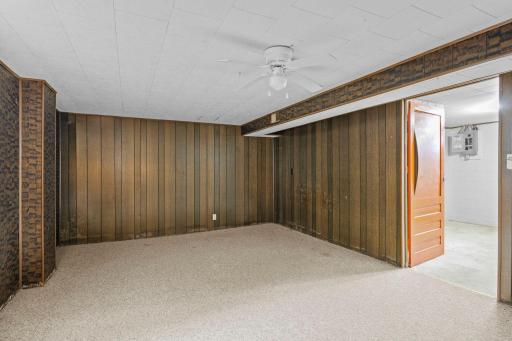 90 10th Street SE, Wells, MN 56097