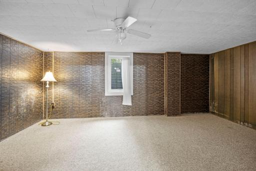 90 10th Street SE, Wells, MN 56097