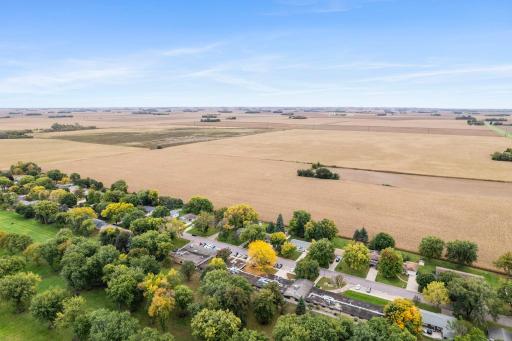 90 10th Street SE, Wells, MN 56097