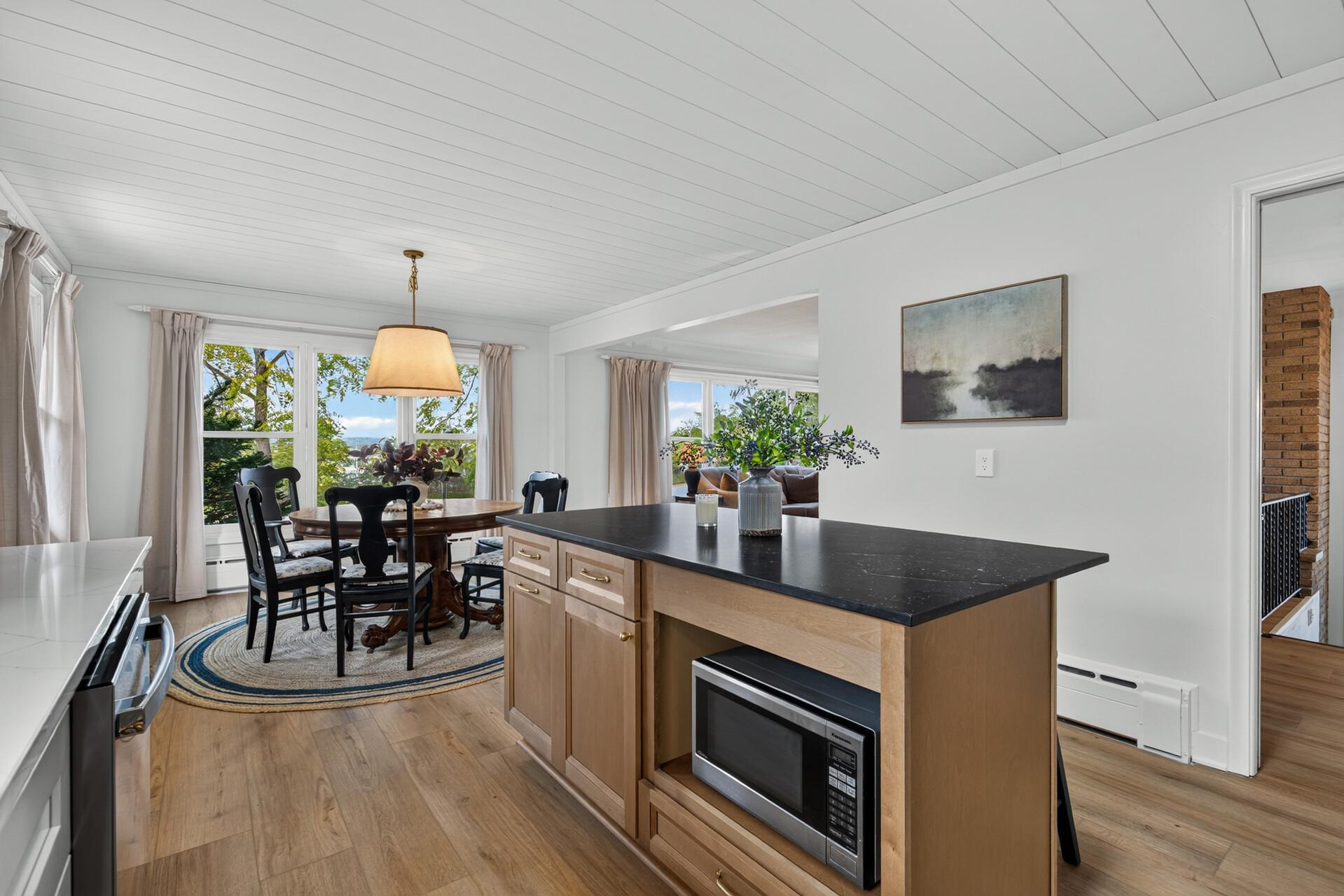 Kitchen island & dining room