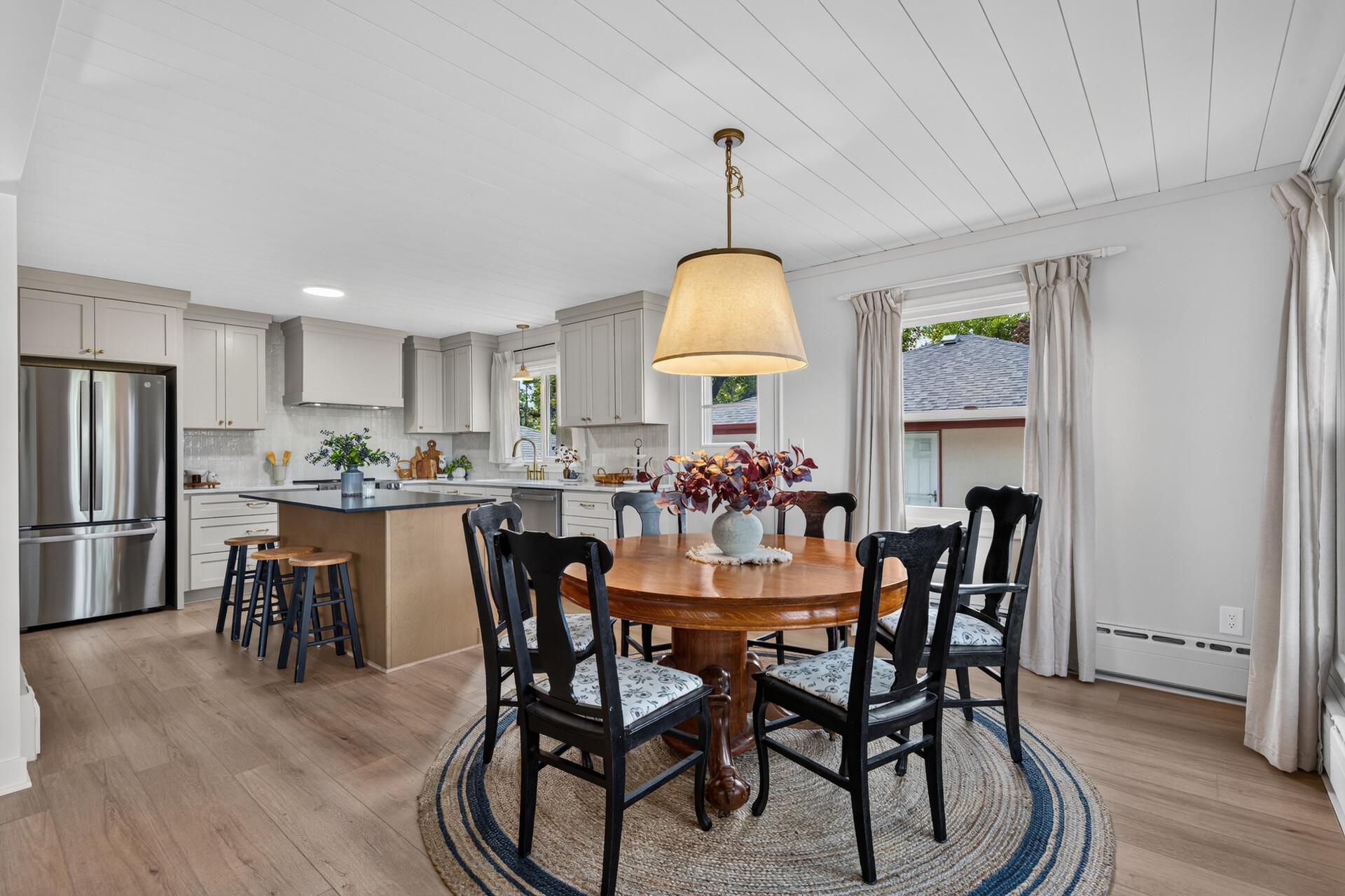 Dining room & kitchen