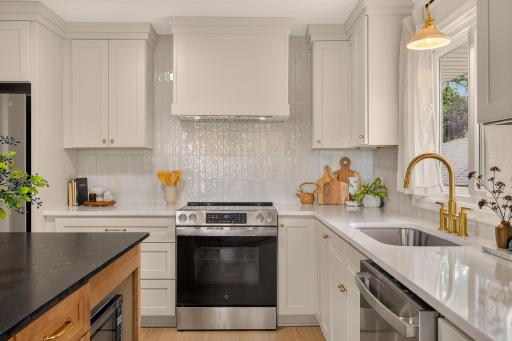 148 E Warburton Street, South Saint Paul, MN 55075