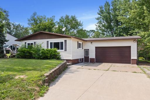 460 Center Street, Dakota, MN 55925