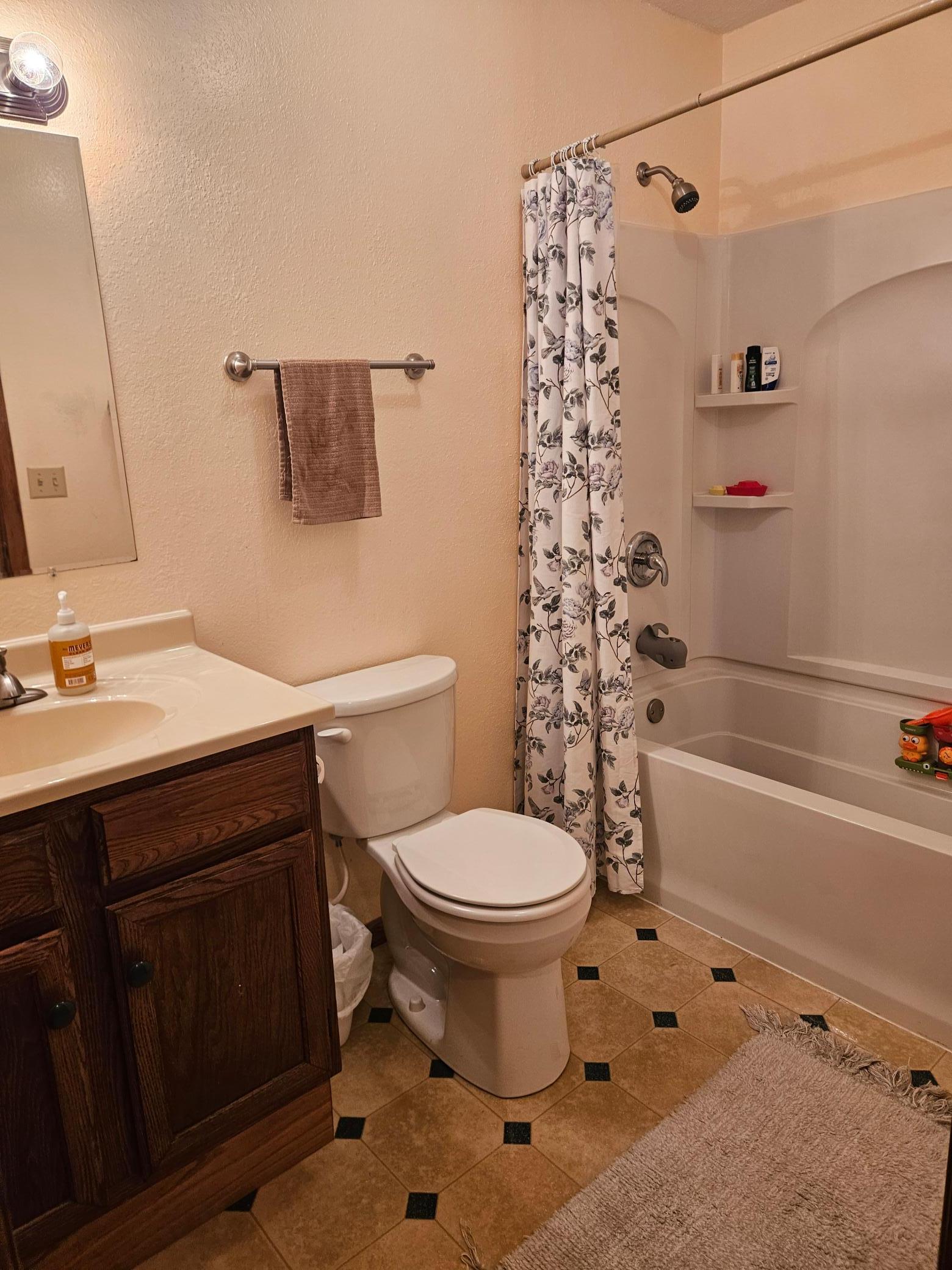 2nd Bathroom