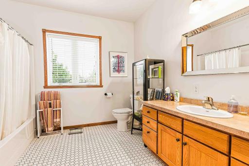 812 S 36th Street S, Moorhead, MN 56560