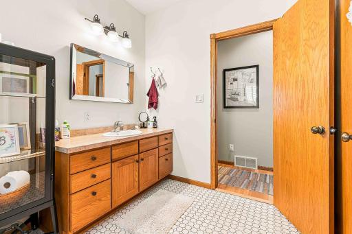 812 S 36th Street S, Moorhead, MN 56560