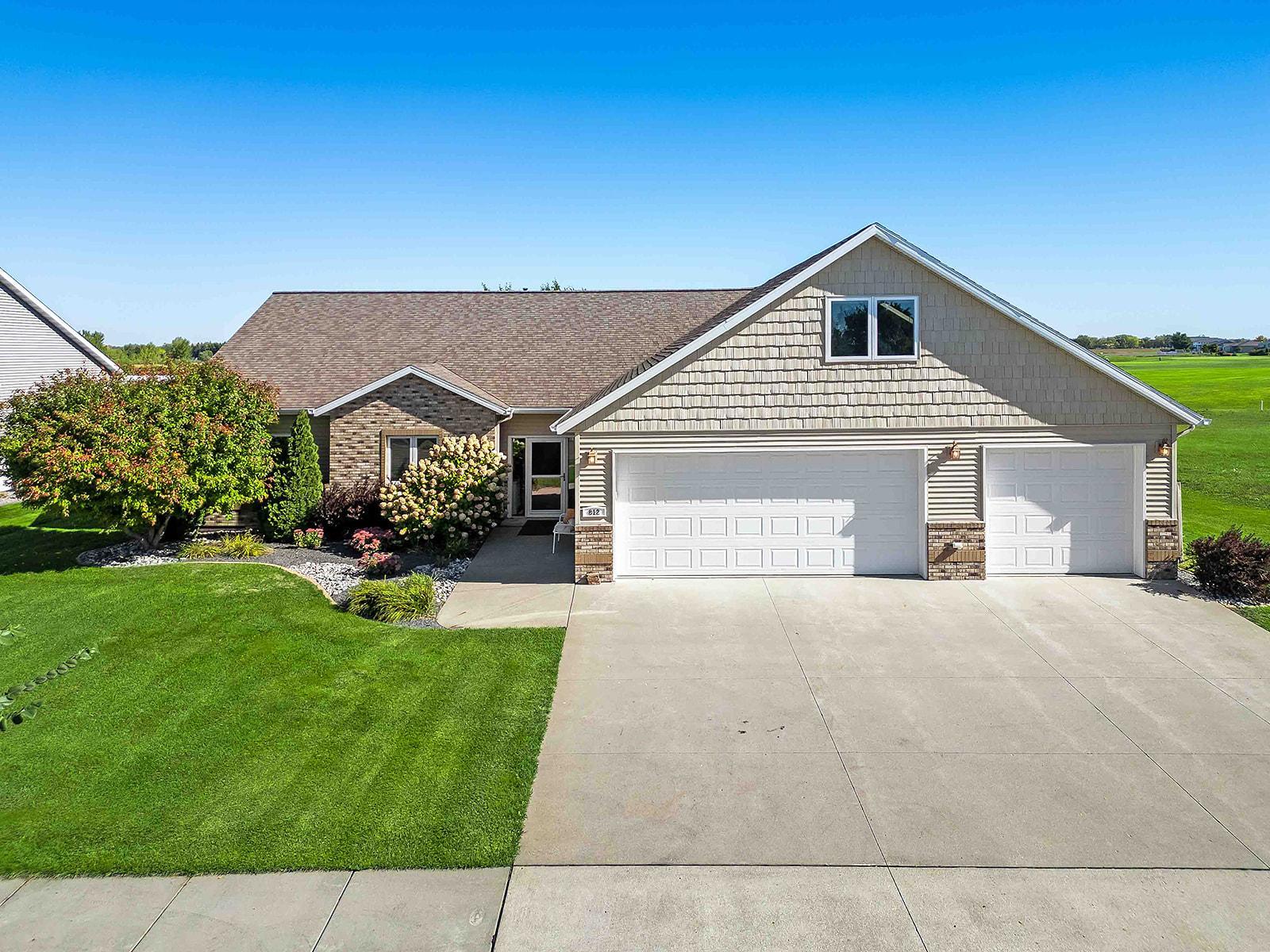 812 36th St S Moorhead MLS-1.jpg