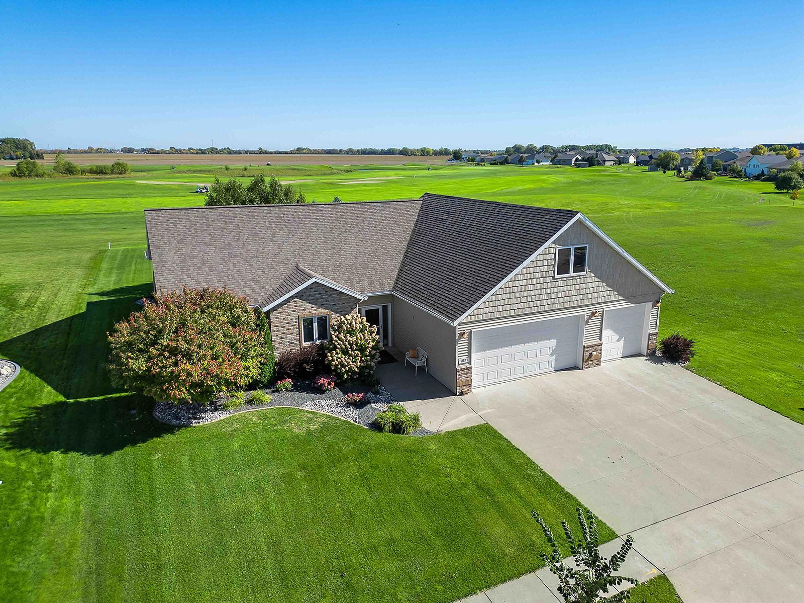 812 36th St S Moorhead MLS-3.jpg