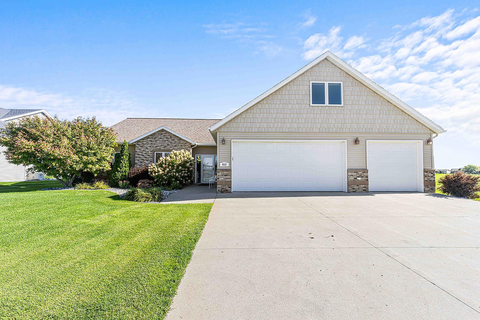 Property photo for 812 S 36th Street S, Moorhead, MN 56560