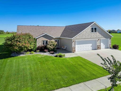 812 S 36th Street S, Moorhead, MN 56560