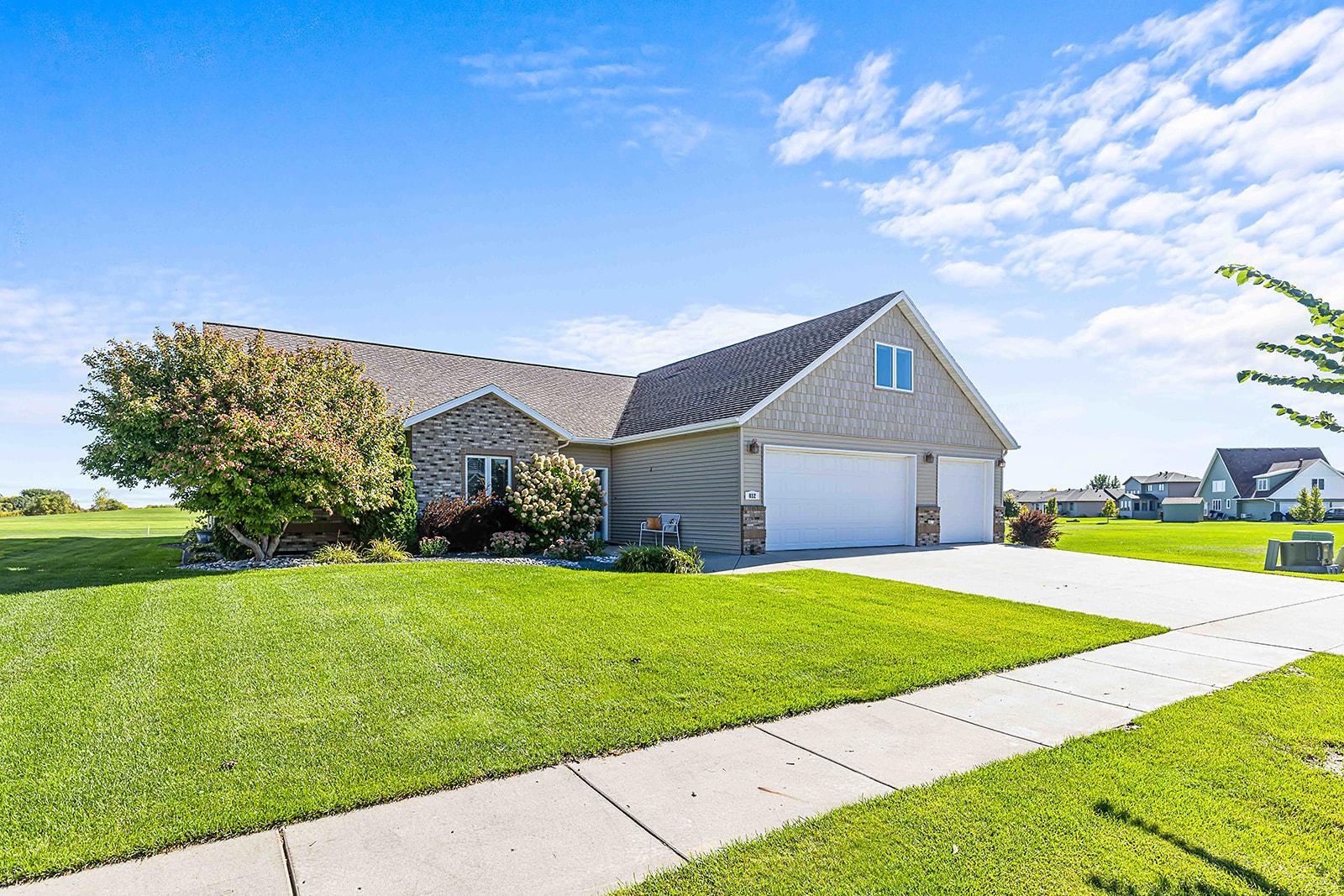 812 36th St S Moorhead MLS-14.jpg