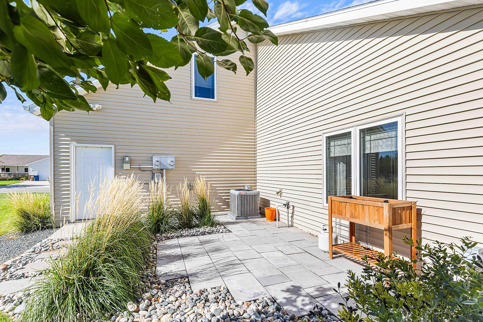 812 36th St S Moorhead MLS-16.jpg