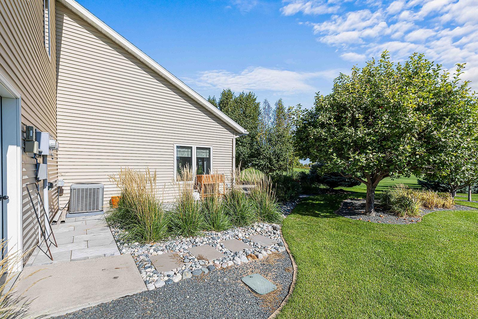812 36th St S Moorhead MLS-15.jpg