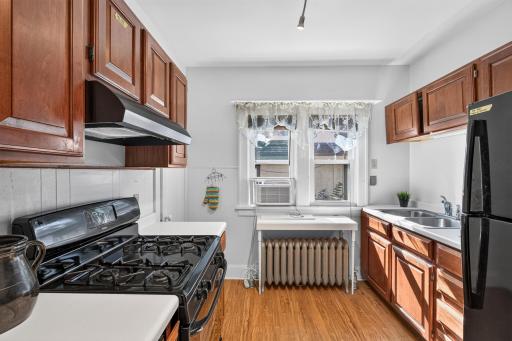 1718 Vincent Avenue N, Minneapolis, MN 55411