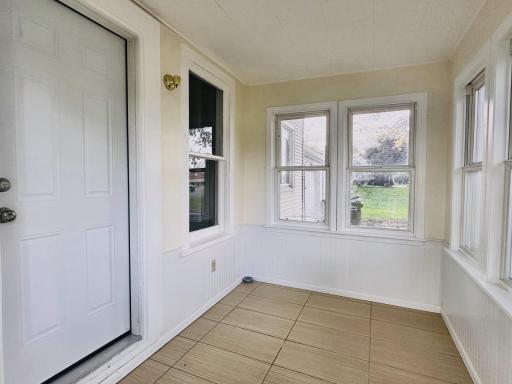 523 Oak Avenue N, Maple Lake, MN 55358