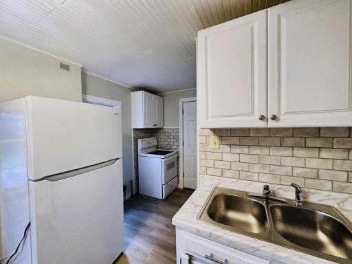 523 Oak Avenue N, Maple Lake, MN 55358