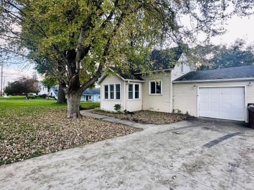 523 Oak Avenue N, Maple Lake, MN 55358