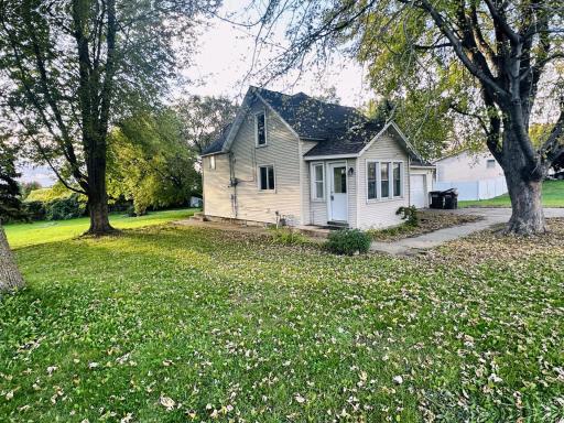 523 Oak Avenue N, Maple Lake, MN 55358