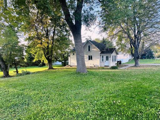 523 Oak Avenue N, Maple Lake, MN 55358