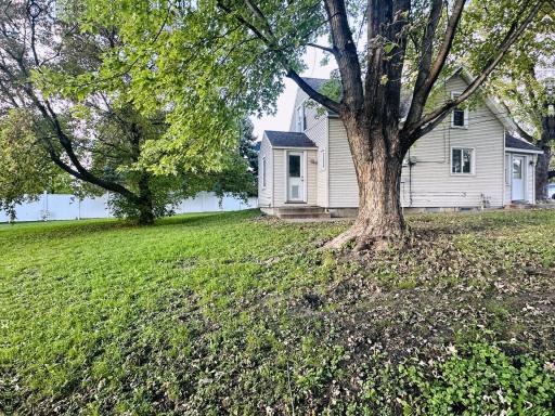 523 Oak Avenue N, Maple Lake, MN 55358