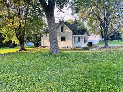 523 Oak Avenue N, Maple Lake, MN 55358