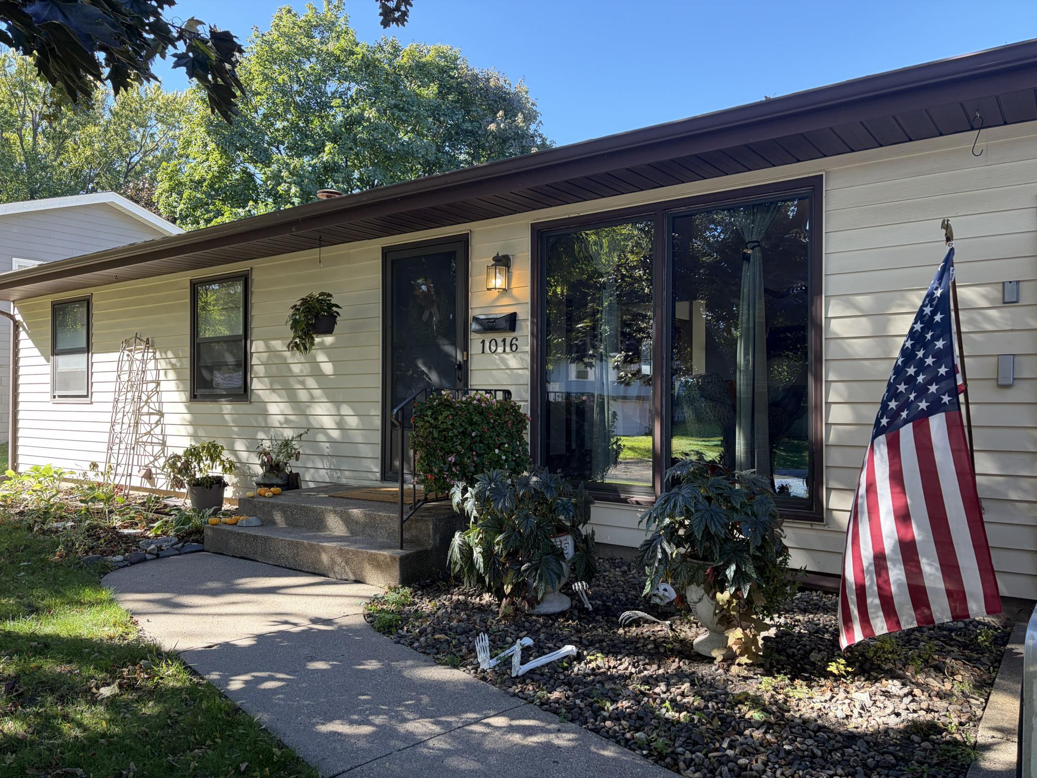 Property photo for 1016 Jackson Street S, Shakopee, MN 55379