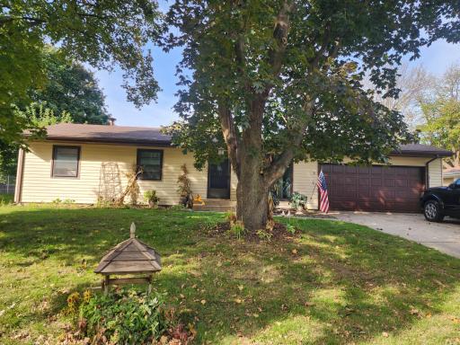 1016 Jackson Street S, Shakopee, MN 55379