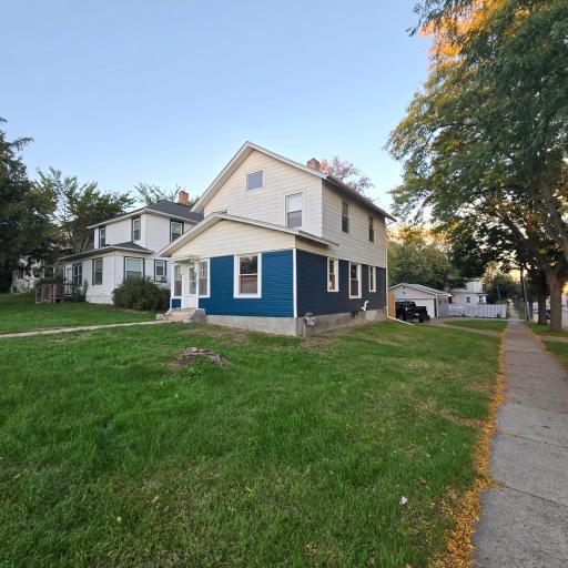 2102 Lyndale Avenue N, Minneapolis, MN 55411