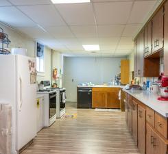 405 S Broadway kit 1.jpg