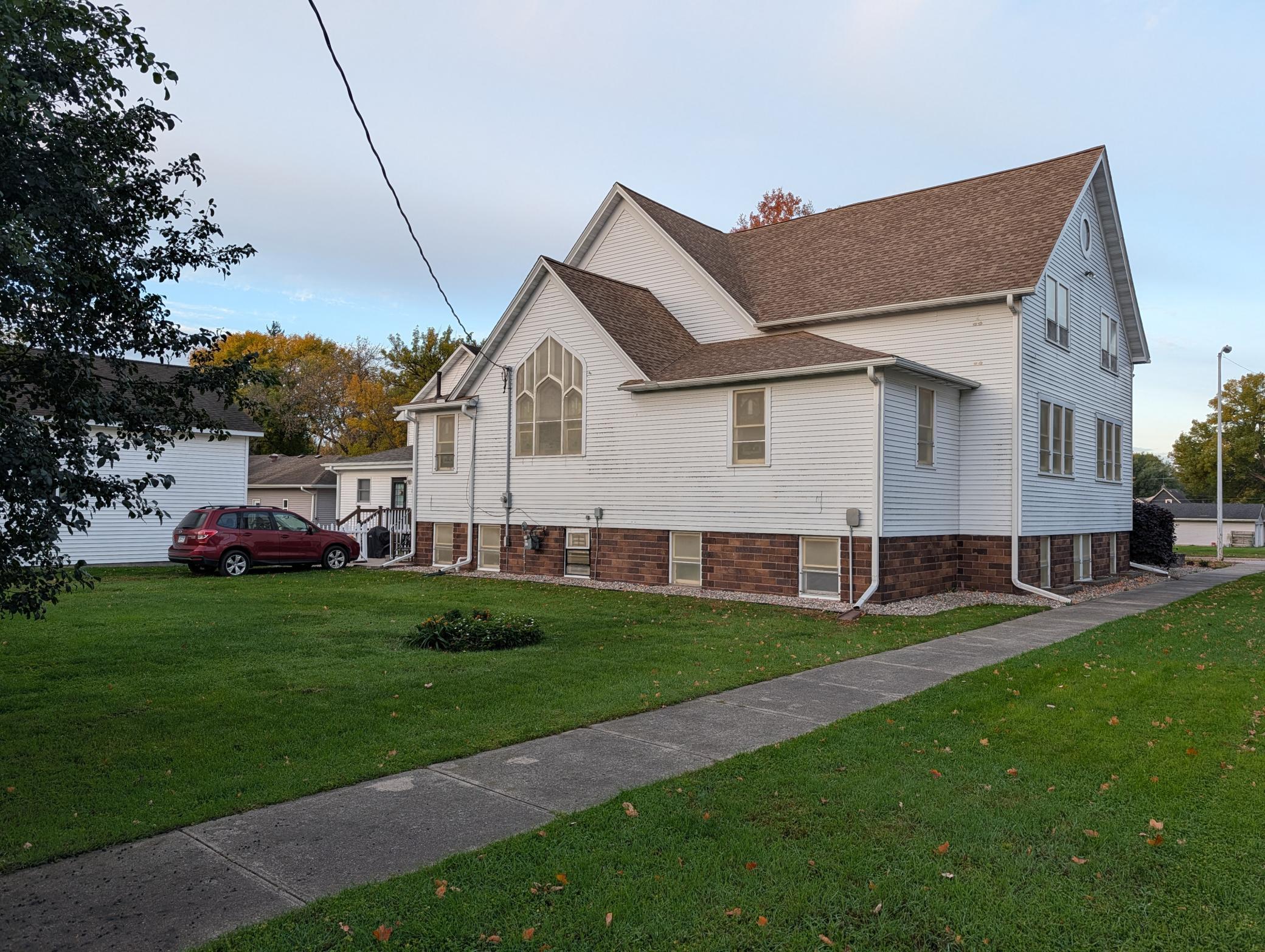 405 S Broadway ext NE.jpg