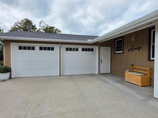 330 9th Street NW, Plainview, MN 55964