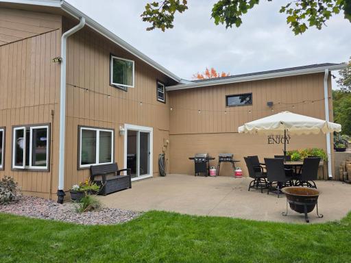 330 9th Street NW, Plainview, MN 55964