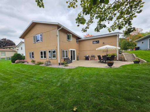 330 9th Street NW, Plainview, MN 55964