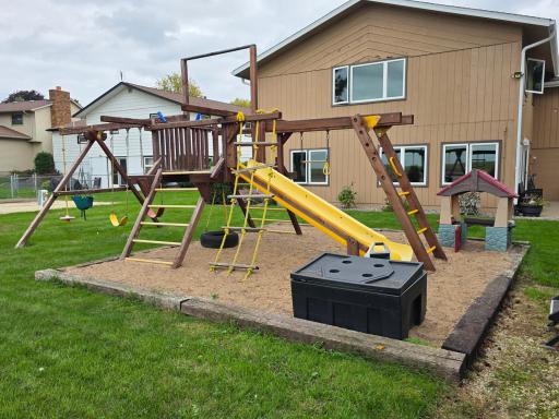 330 9th Street NW, Plainview, MN 55964