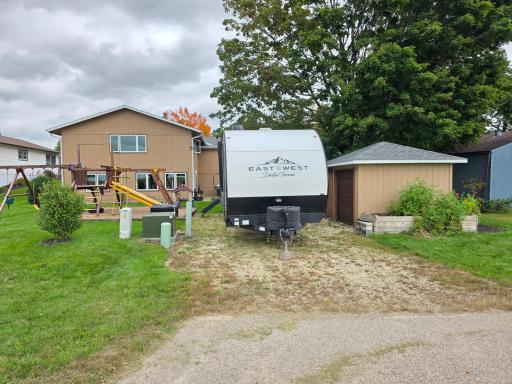 330 9th Street NW, Plainview, MN 55964