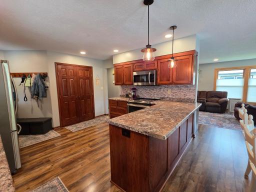 330 9th Street NW, Plainview, MN 55964