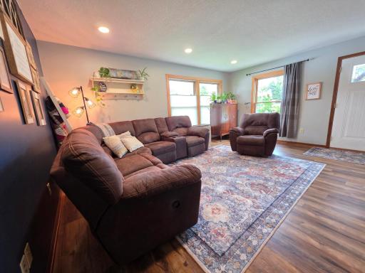 330 9th Street NW, Plainview, MN 55964