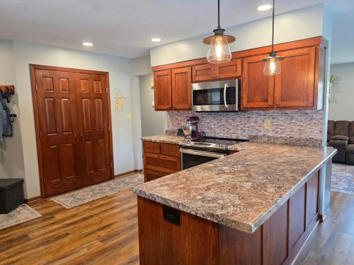 330 9th Street NW, Plainview, MN 55964