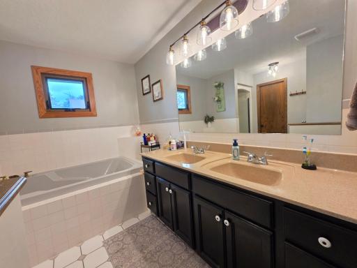 330 9th Street NW, Plainview, MN 55964