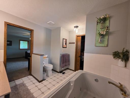 330 9th Street NW, Plainview, MN 55964