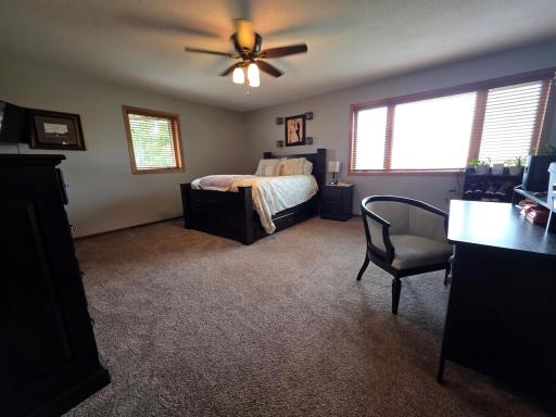 330 9th Street NW, Plainview, MN 55964