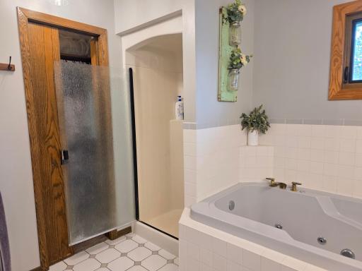330 9th Street NW, Plainview, MN 55964