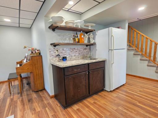 330 9th Street NW, Plainview, MN 55964
