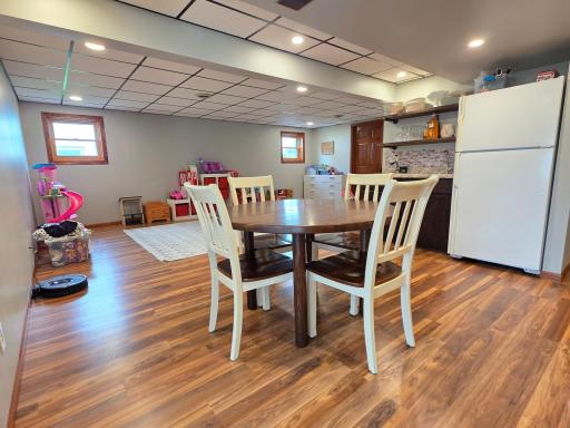 330 9th Street NW, Plainview, MN 55964