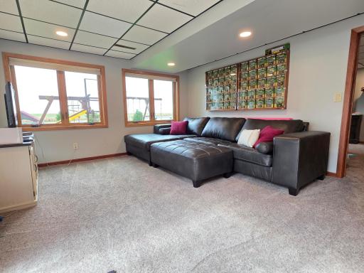 330 9th Street NW, Plainview, MN 55964
