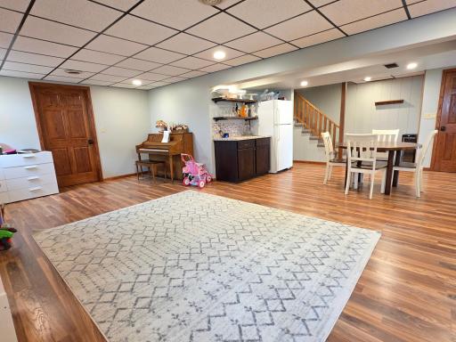 330 9th Street NW, Plainview, MN 55964
