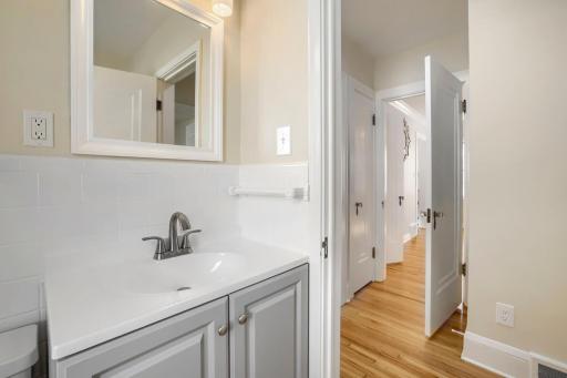 3841 29th ave s - Web Quality - 019 - 19 Primary Bathroom.jpg