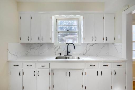 3841 29th ave s - Web Quality - 011 - 11 Kitchen.jpg