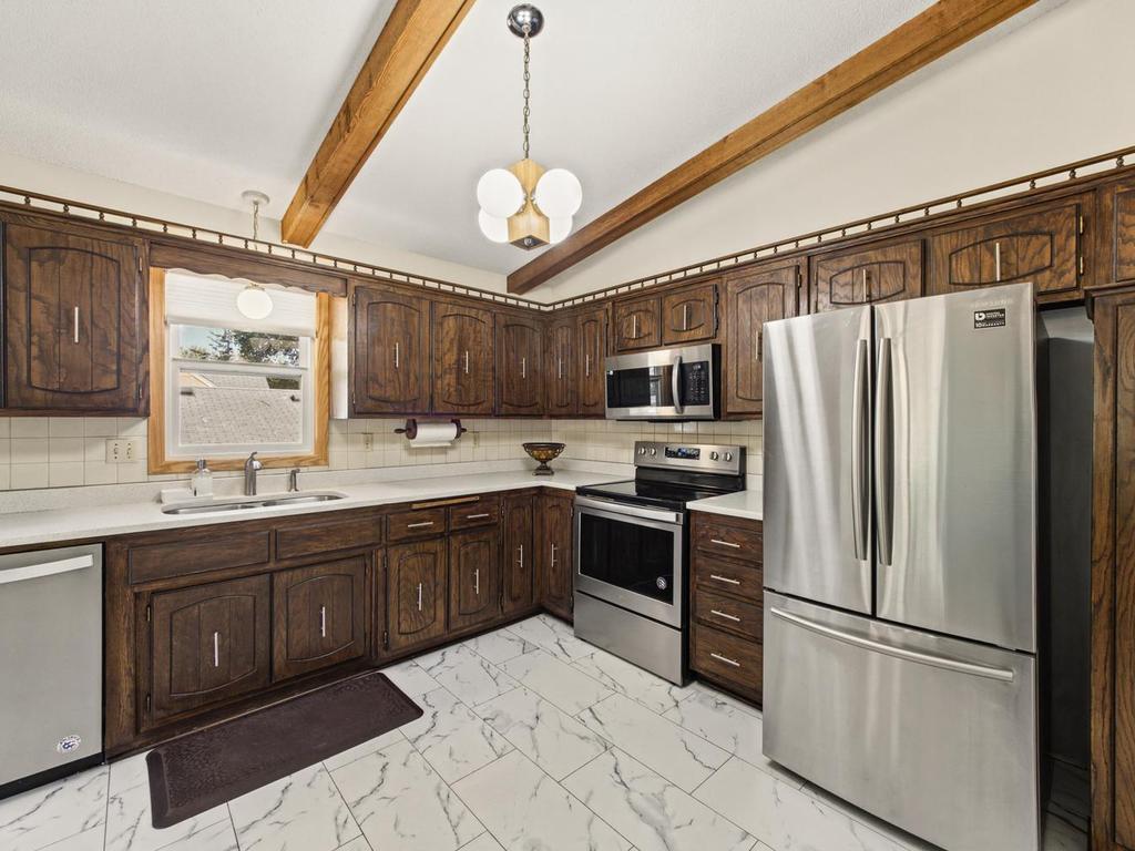 015-033-Kitchen-1024x768.jpg